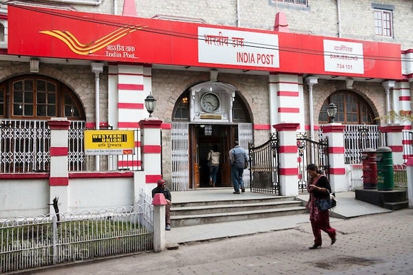 speed post customer care numbers